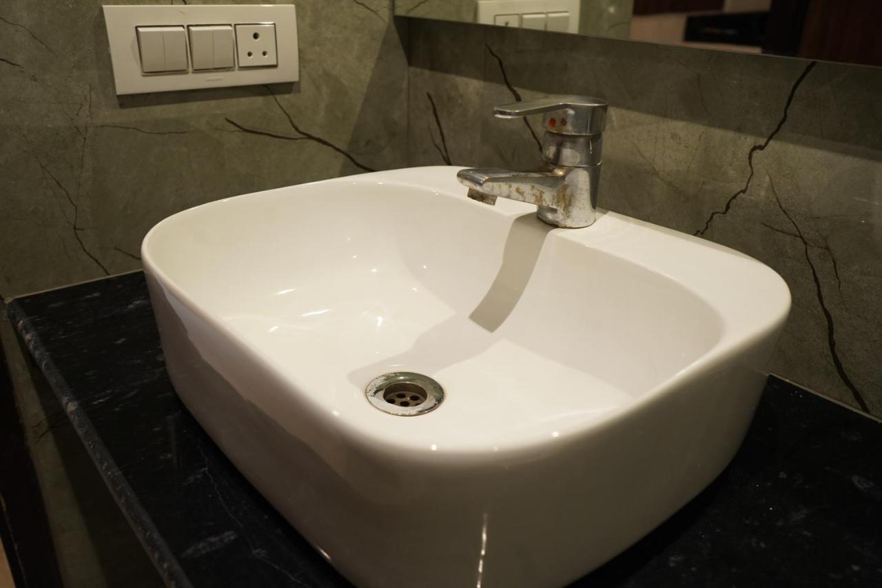 Hotel O Delhi, Near Karol Bagh Main Market And Metro Station New Delhi Extérieur photo