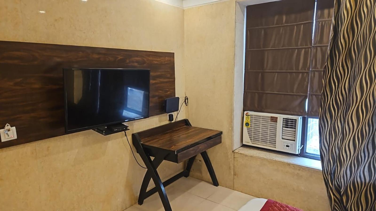 Hotel O Delhi, Near Karol Bagh Main Market And Metro Station New Delhi Extérieur photo